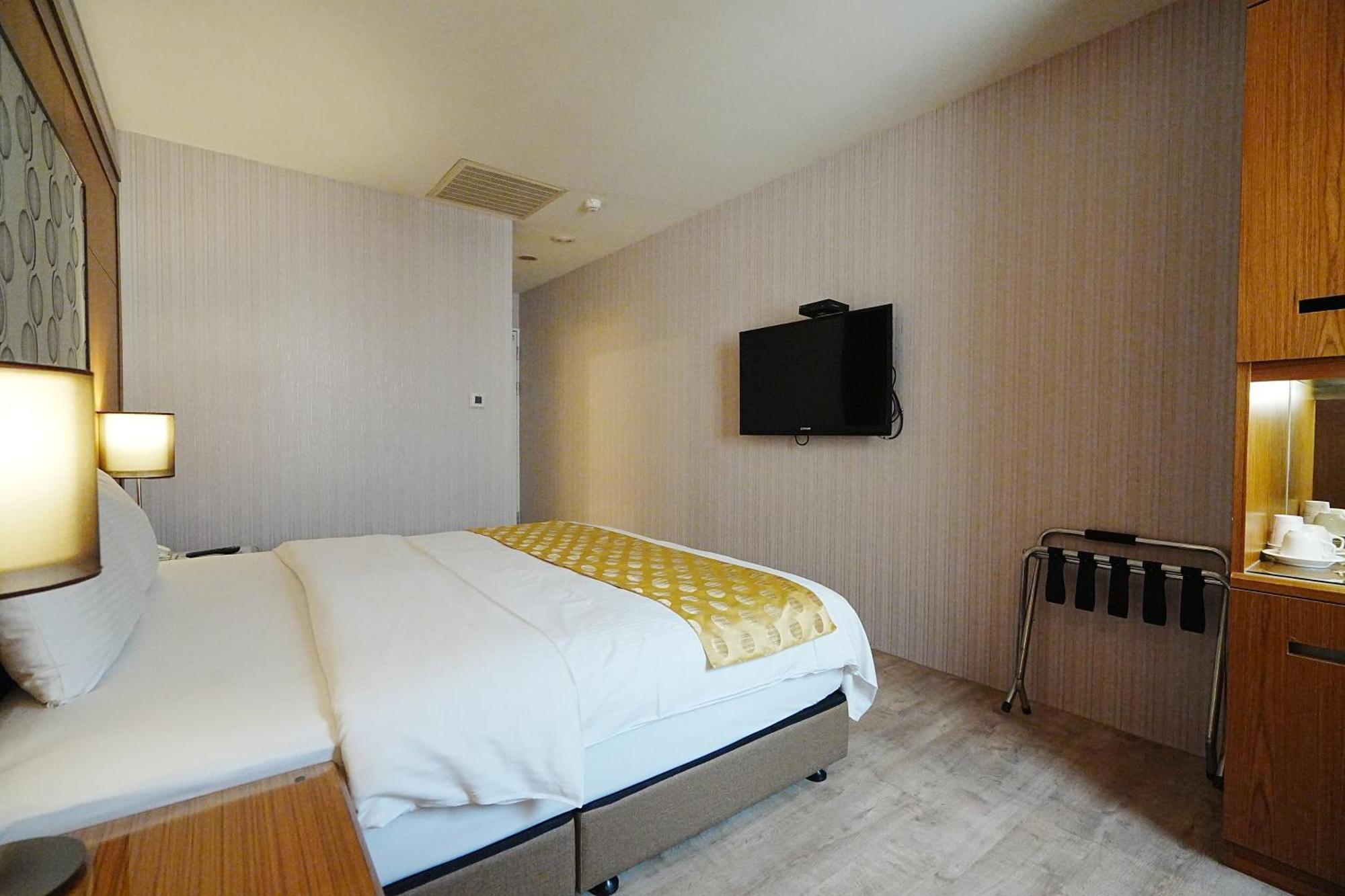York Hotel Taipei Exterior photo