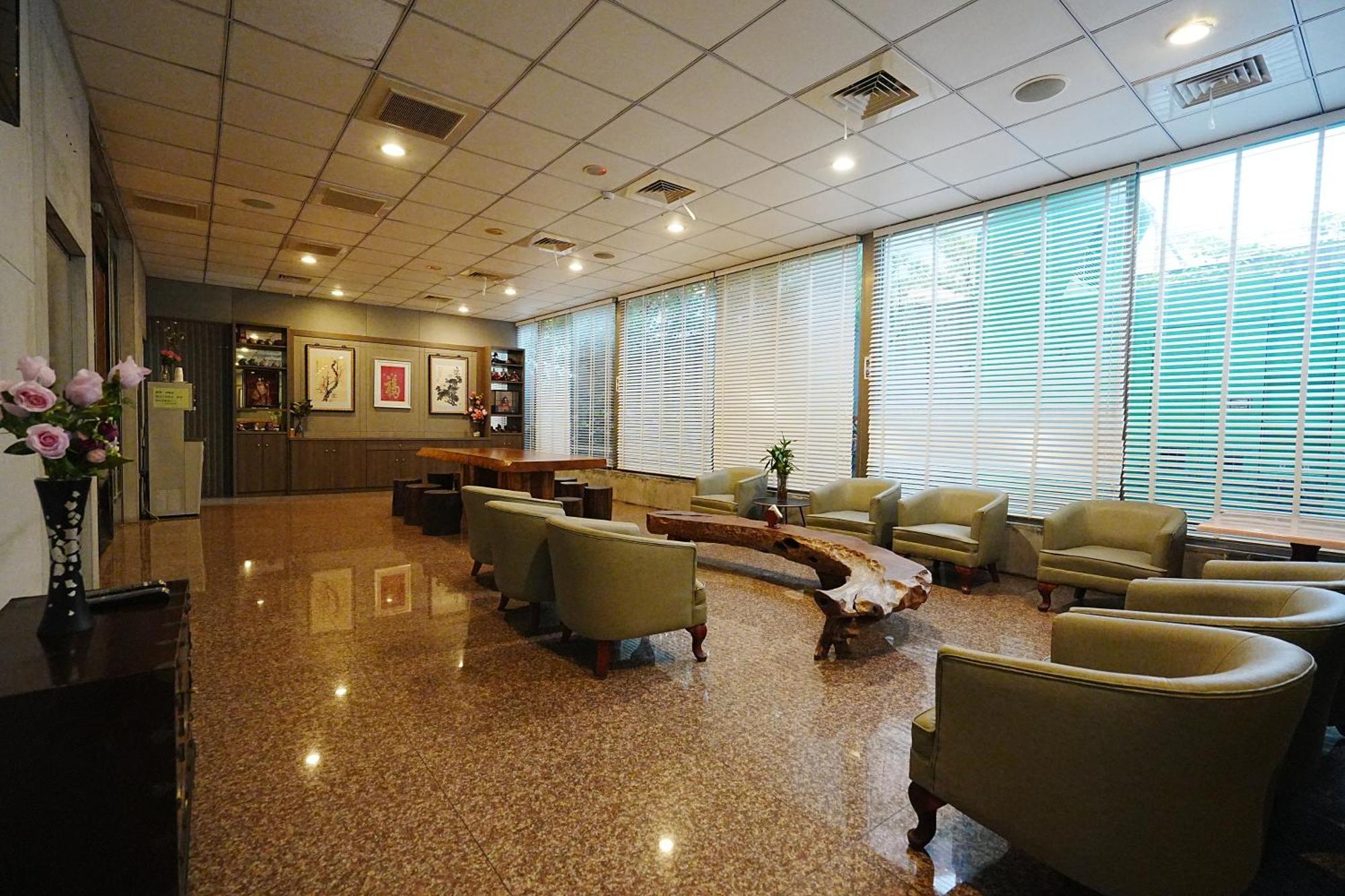 York Hotel Taipei Exterior photo