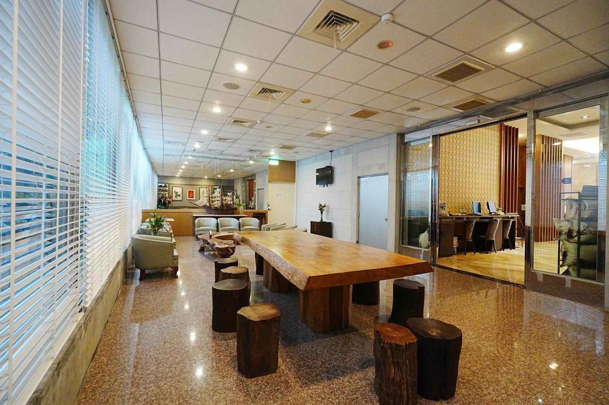 York Hotel Taipei Exterior photo
