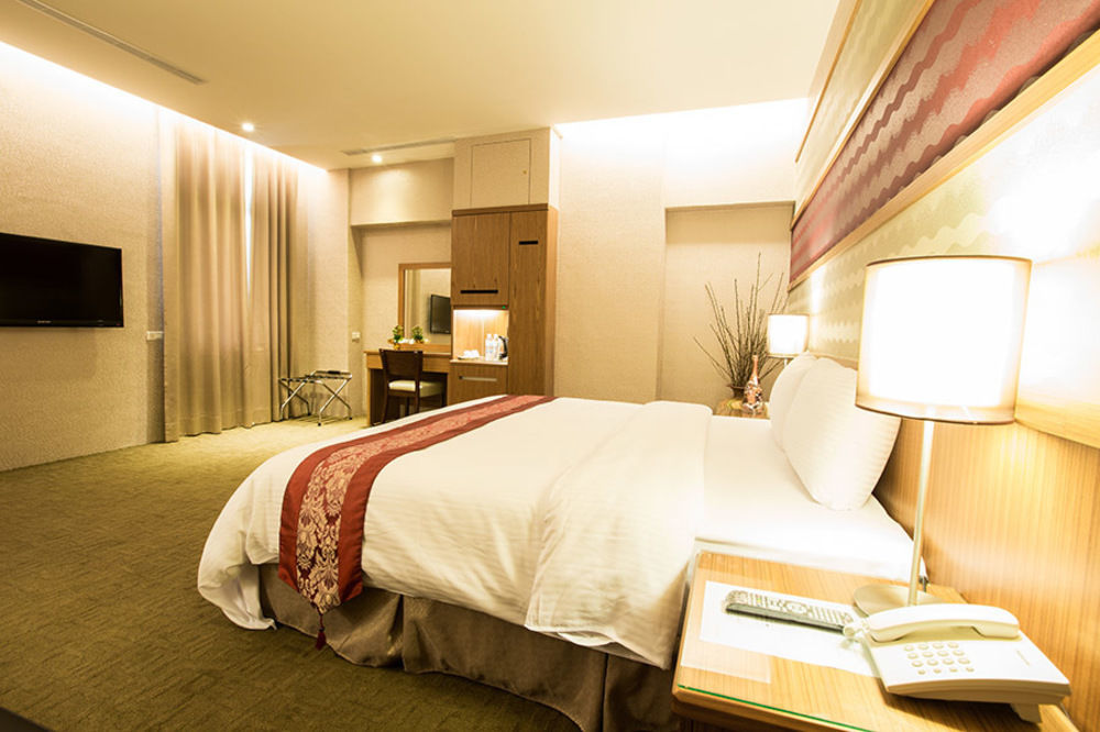 York Hotel Taipei Exterior photo